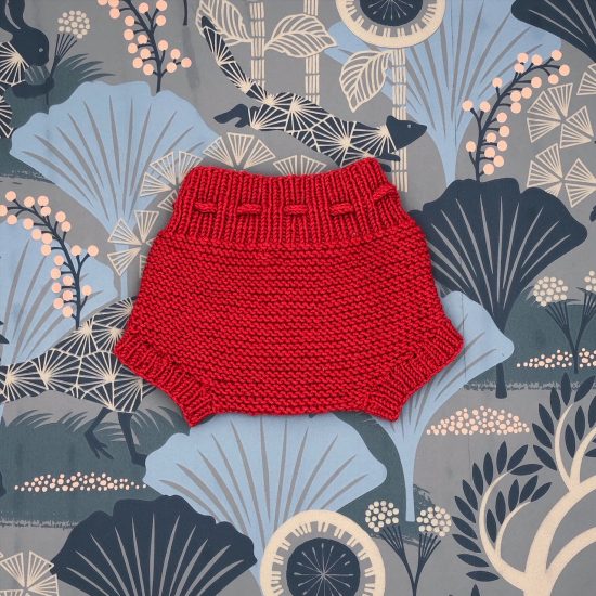 Vintage style inspired Van Beren baby knit bloomers ISOBEL, high quality, handmade in Austria, eco conscious clothes, baby present, baby shower, baby belly party, hand knitted, fair fashion, heirloom