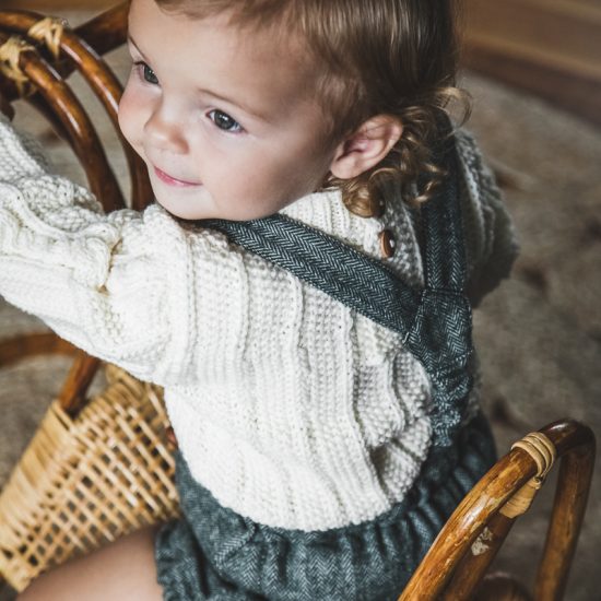 baby knit sweater ILVY, cable knit sweater, meriono wool, hand made in Austria, VAN BEREN, vintage style inspired knits, high quality, eco-friendly clothing, conscious, baby present, baby shower, baby belly party, hand knitted, fair fashion, sustainable kids wear, babyknits, vintagestyle, heirloom