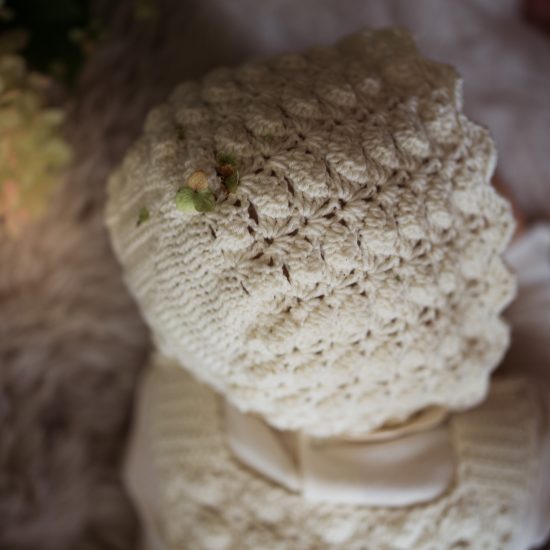 Bonnet CONNY handknitted of virgin merino wool VAN BEREN