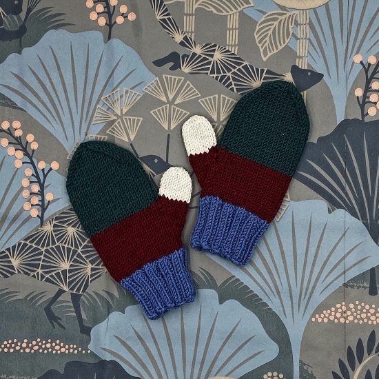 Knit mittens LINUS handknitted of virgin merino wool VAN BEREN