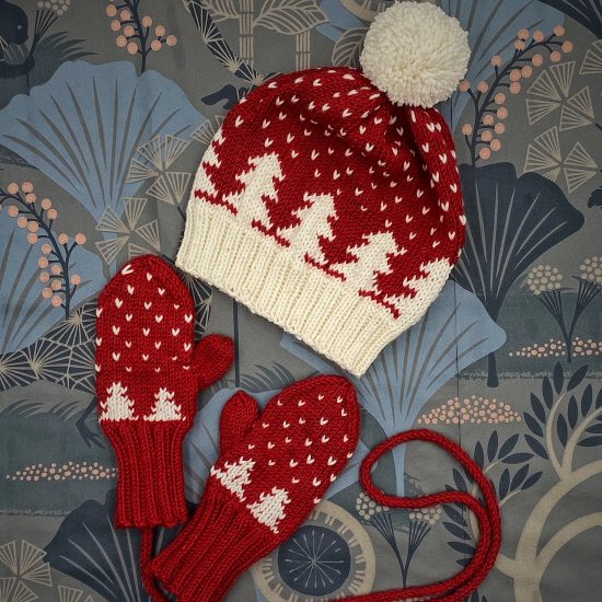 Van Beren set of bonnet and mittens RUPRECHT handmade of merino wool