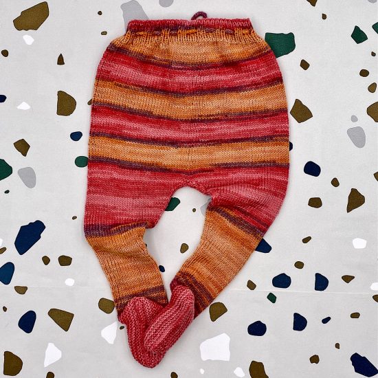 Baby leggings personnalized ESKIL handmade of organic cotton yarn in Austria VAN BEREN