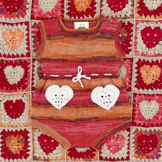 Knit romper HEART BEAT handmade in Austria of organic cotton yarn VAN BEREN